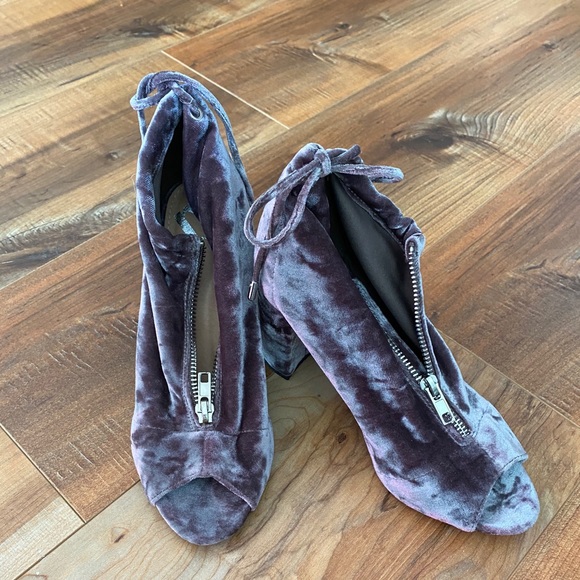 NWOT Report sakai velvet peep toe bootie bow heel - Picture 2 of 9